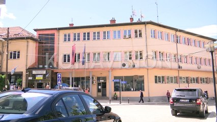 Drejtori i Arsimit në Vushtrri e punëson vetën si zyrtar i arsimit të mesëm të lartë