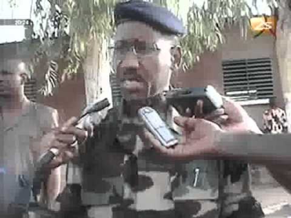 Cérémonies de levée des couleurs à Kolda  Jt français du 18 avril 2012