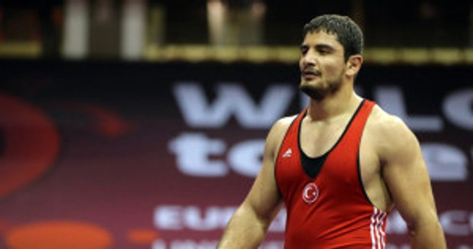 Avrupa Güreş Şampiyonası'nda Taha Akgül Altın Madalya Kazandı