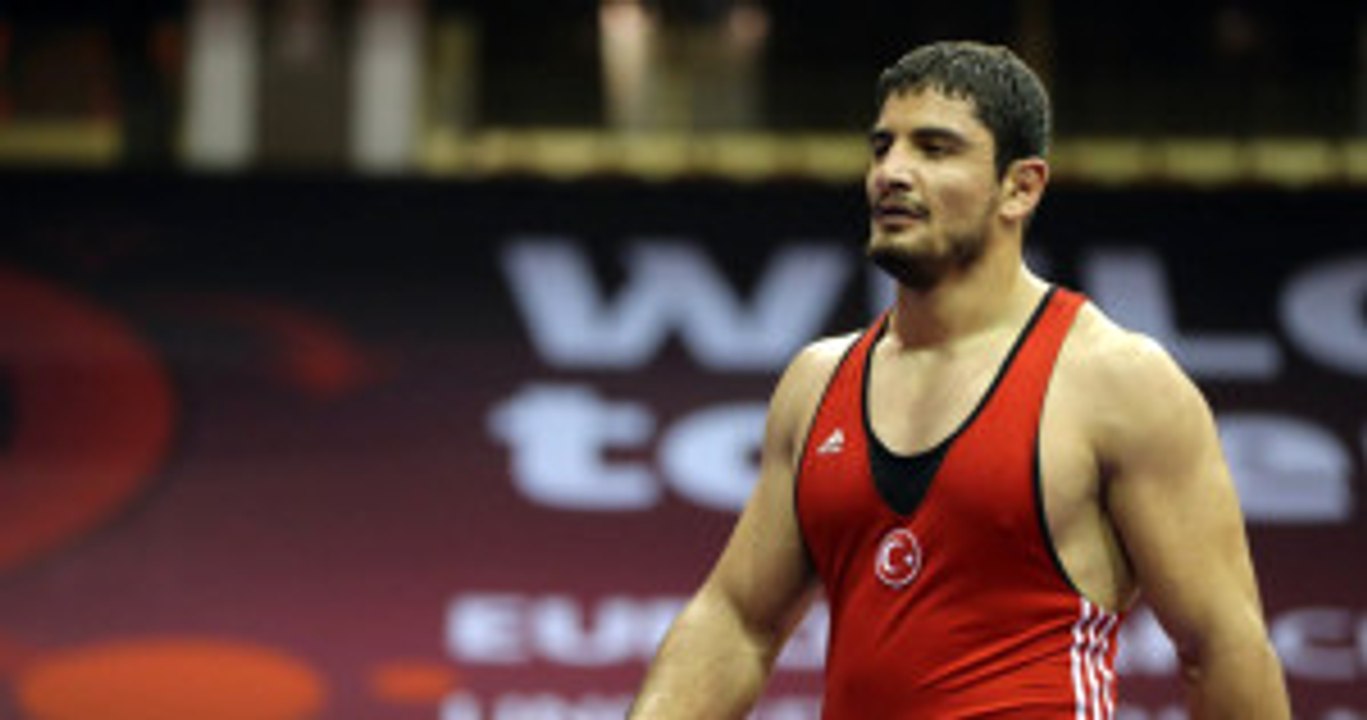 Avrupa Güreş Şampiyonası'nda Taha Akgül Altın Madalya Kazandı