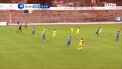 Centre de Gavory, mais le goal de Quevilly s'empare facilement du ballon