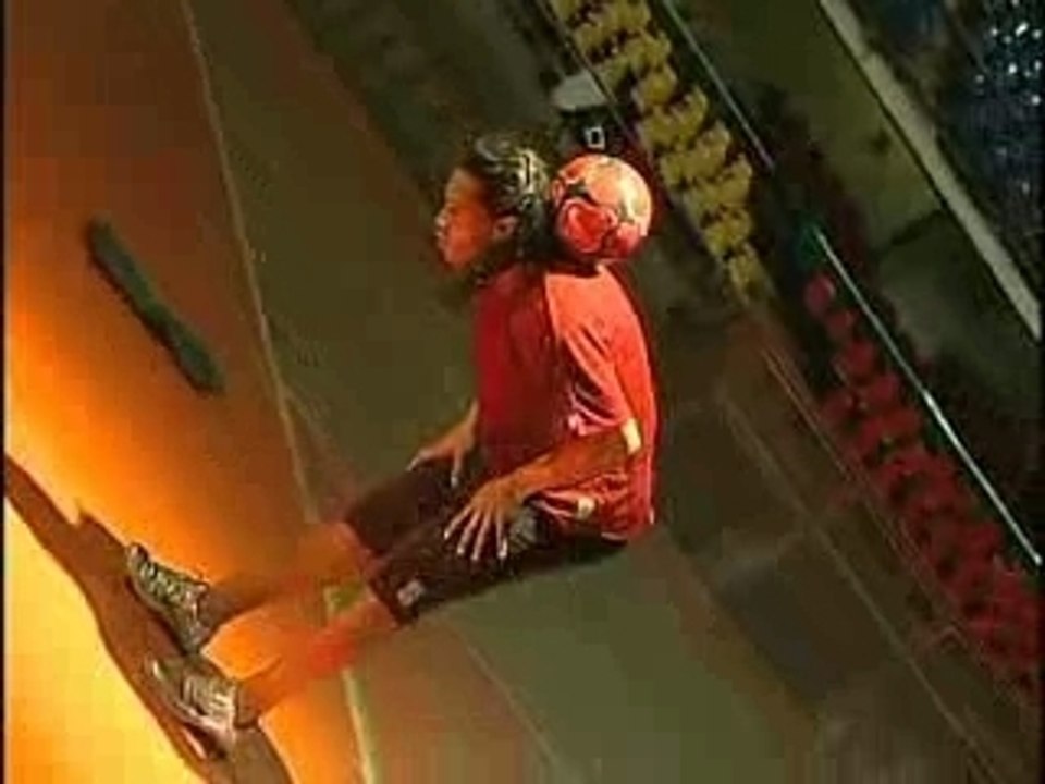 ronaldhinoSamba brasilou style