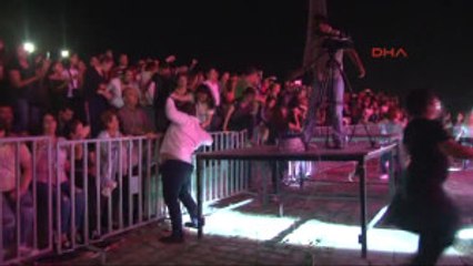 Izmir'de 'Hıdırellez' Coşkusu