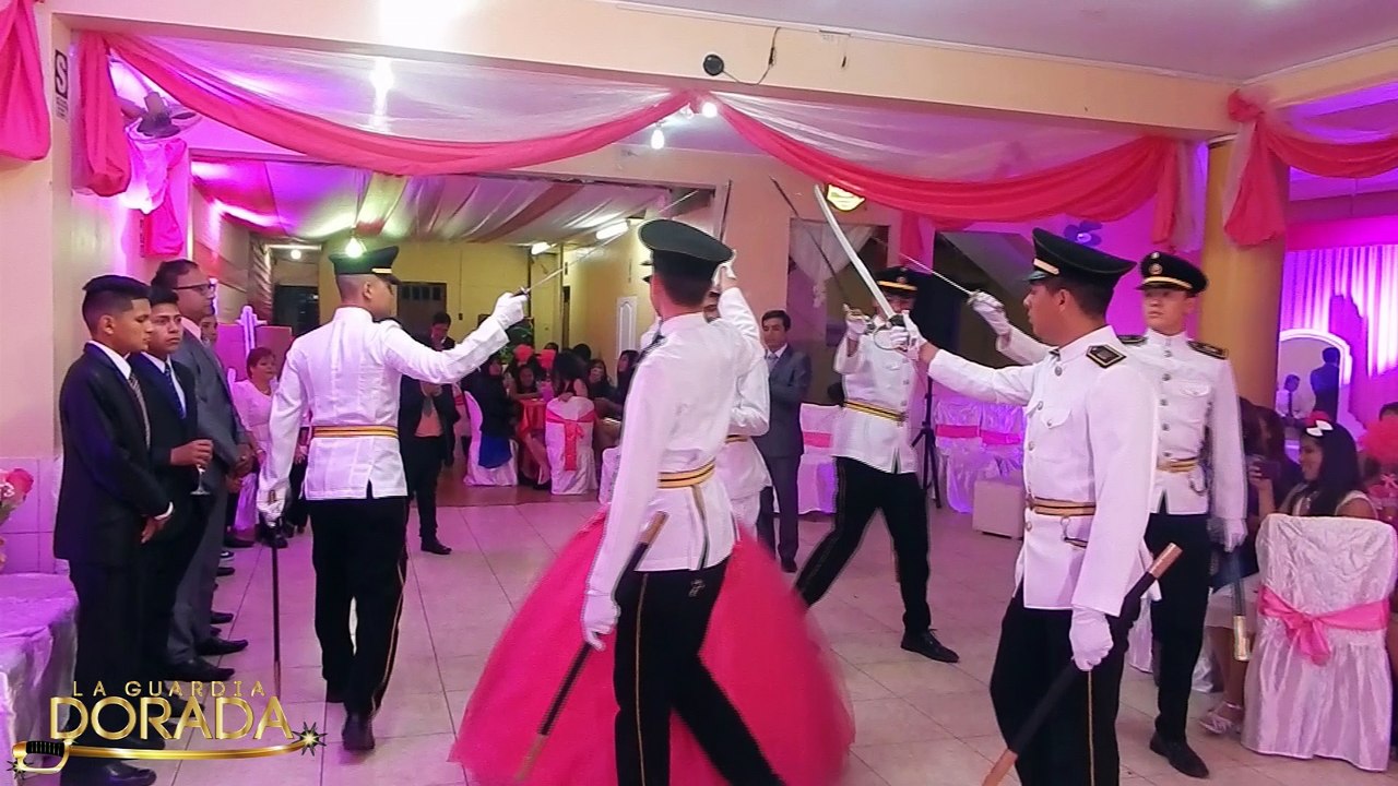Cruce de espadas | cadetes para 15 años en lima LA GUARDIA DORADA