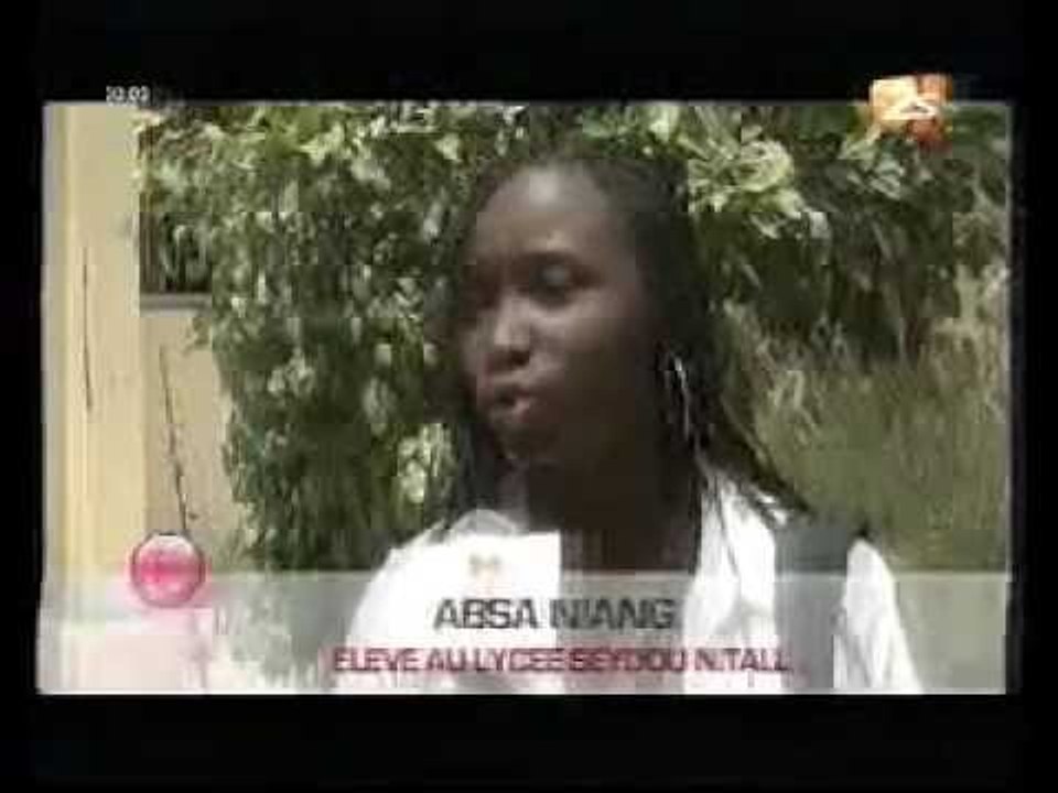 Les éléves des lycées  décretent une année blanche - JT français du 17 avril 2012