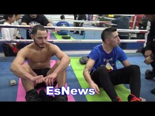 why does brandon rios have his mouth peice in when doing sit ups? EsNews Boxing