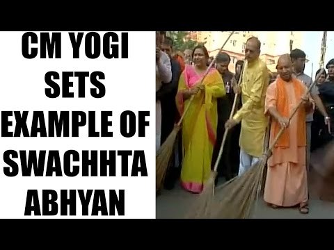 Yogi Adityanath takes part in Swachhta Abhyaan in Lucknow | Oneindia News