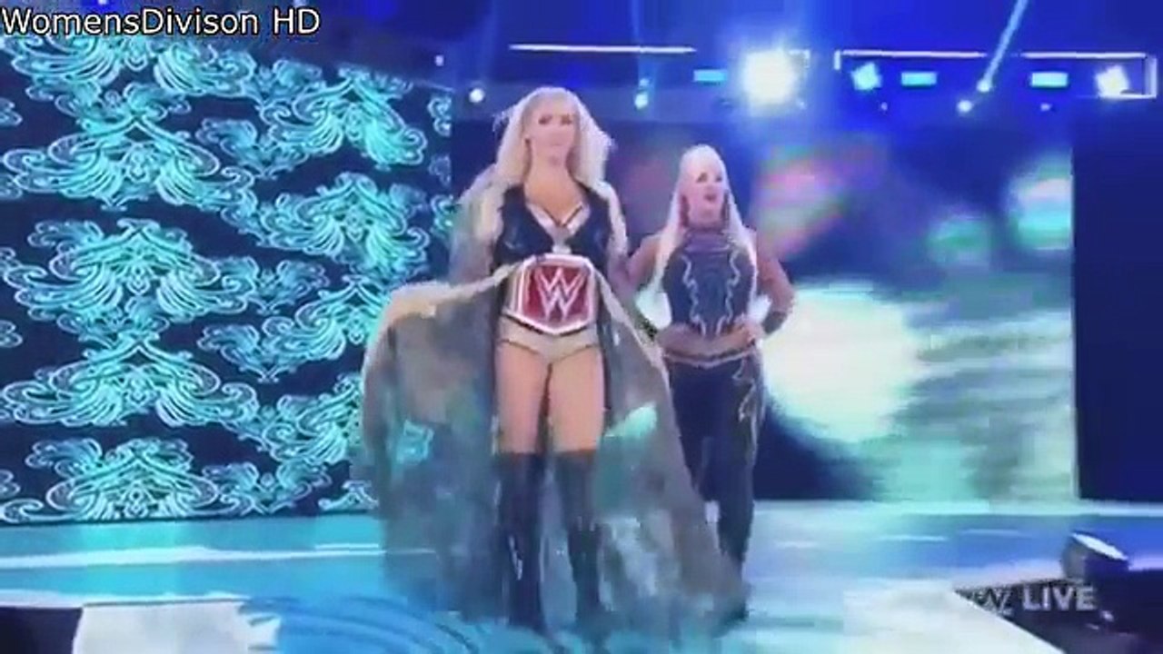 WWE RAW 11-14-16 Charlotte & Sasha Banks vs Nia Jax & Alicia Fox