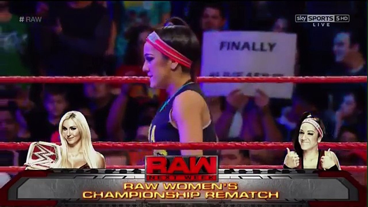 WWE RAW 02-06-17 Bayley Vs Nia Jax (Charlotte interferes)