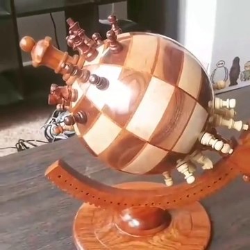 Un plateau d'échecs en 3D et sphérique... Ouahhhh