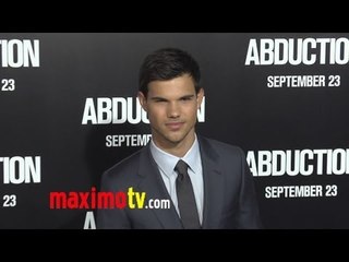 ABDUCTION Premiere Arrivals Taylor Lautner - Justin Bieber - Selena Gomez