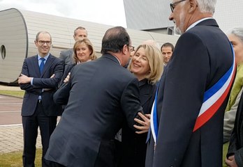 Guingamp. Corinne Erhel au côté de François Hollande le 28 avril (Le Télégramme)