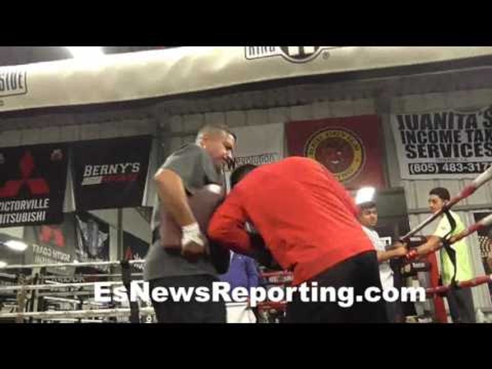 Mikey Garcia explosive body shots -  EsNews Boxing