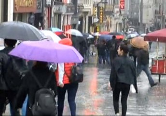 Istanbul'da Sağanak Yağış Etkili Oldu