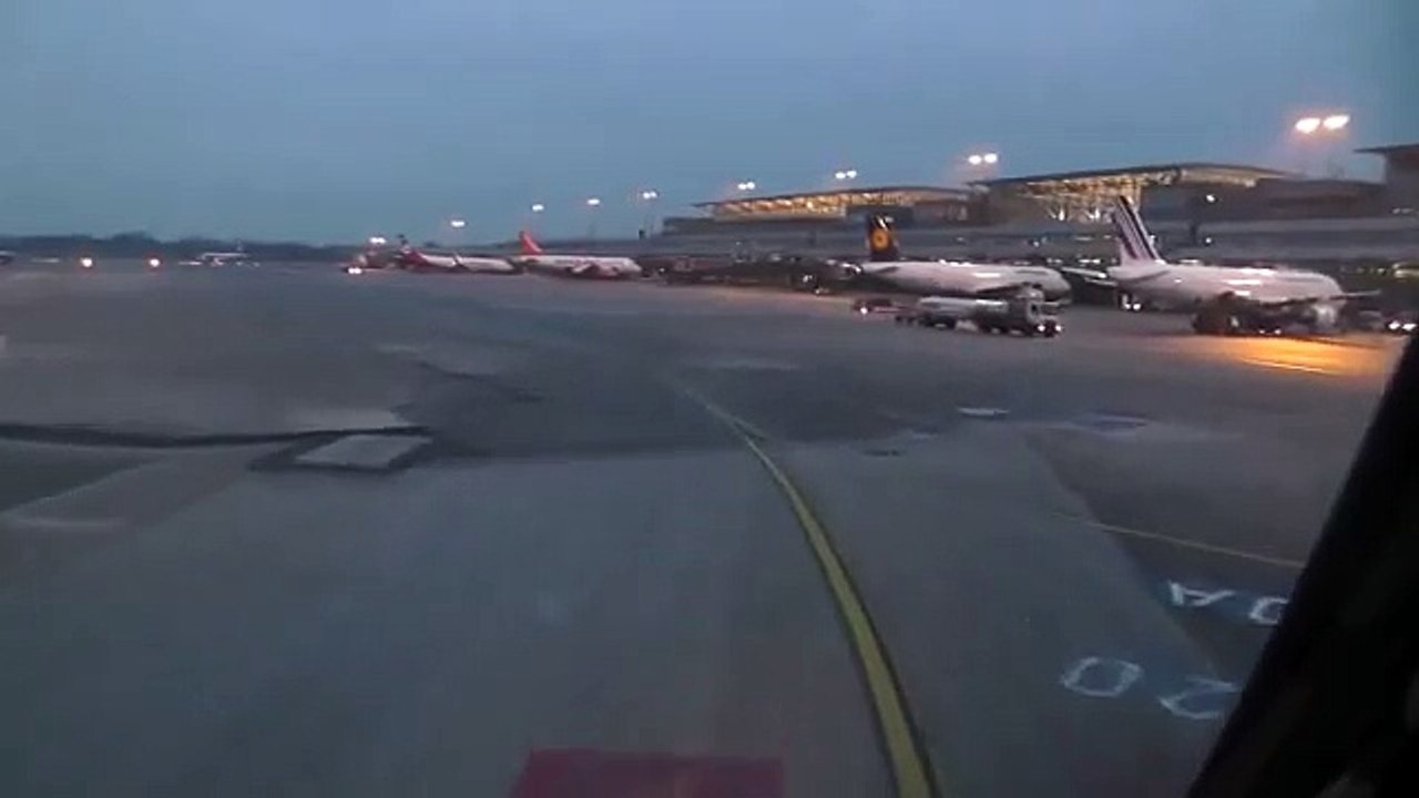 Pilot kamerasından uçağın kalkışı.