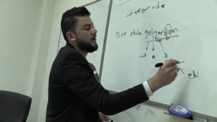 Öğrendiği Türkçeyi Sığınmacı Akranlarına Öğretiyor - Siirt