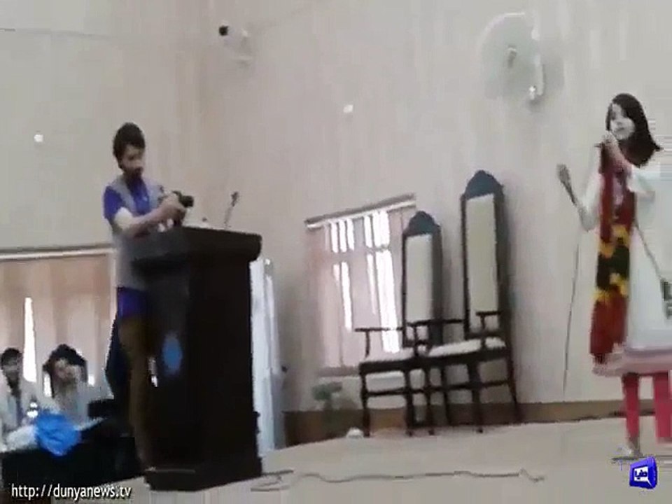 Young Girl Inspired By Abida Perveen Applauded For Powerful Voice