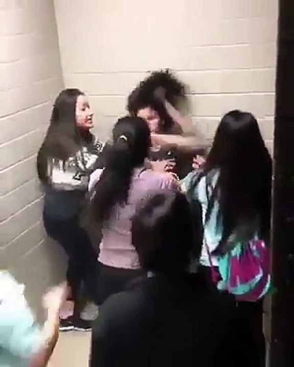 UK GIRLS FREE STYLE FIGHT