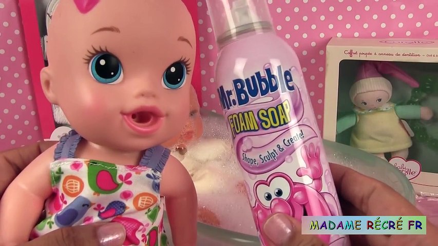 Poupée Corolle Mon Premier Bébé bain avec Baby Alive et le savon Bubble  Foam Soap - video Dailymotion