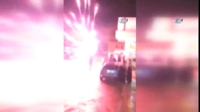 Havai Fişek Elinde Patladı
