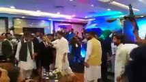 Ro Imran Ro Nahi Go Nawaz Go Ke Naray Exclusive Footage