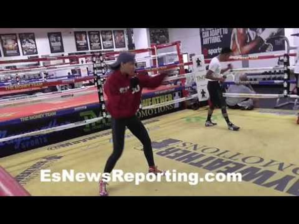 Female champ Ava Knight putting in work at TMT gym - EsNews Boxing