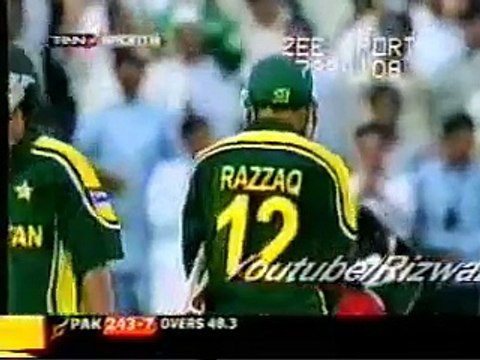 Abdul Razzaq 's Rain Of Sixes - Pak V Zim ( 6 sixes in Last 2 overs )