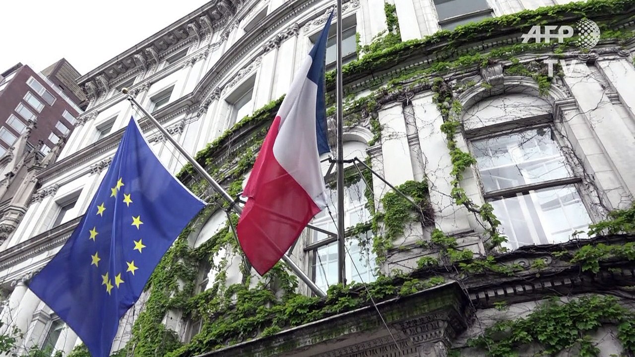 French expatriates in New York vote in presidential poll