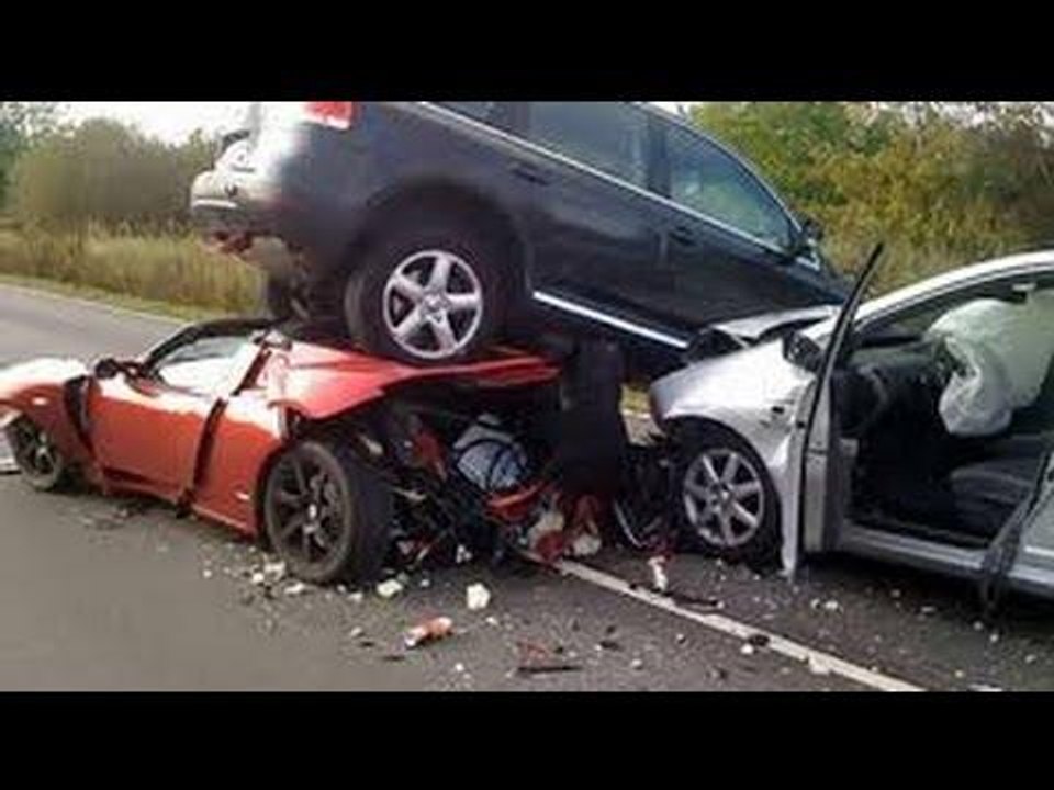Ultimate Retardet Drivers Fails, Extreme Driving Fails And Sounds December 2016