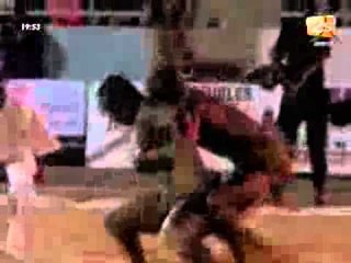 Lutte 06 avril 2012 ralenti D. Kaire  vs D. Mbotte