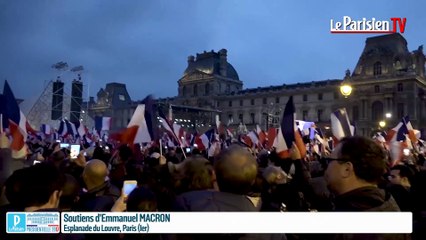 Présidentielle : ambiance festive sur l'esplanade du Louvre