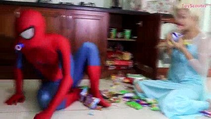 Baby Elsa LAUNCHES ROCKET COKE BOTTLES! w  Spiderman, Hulk & Joker in Real Life_0_split1