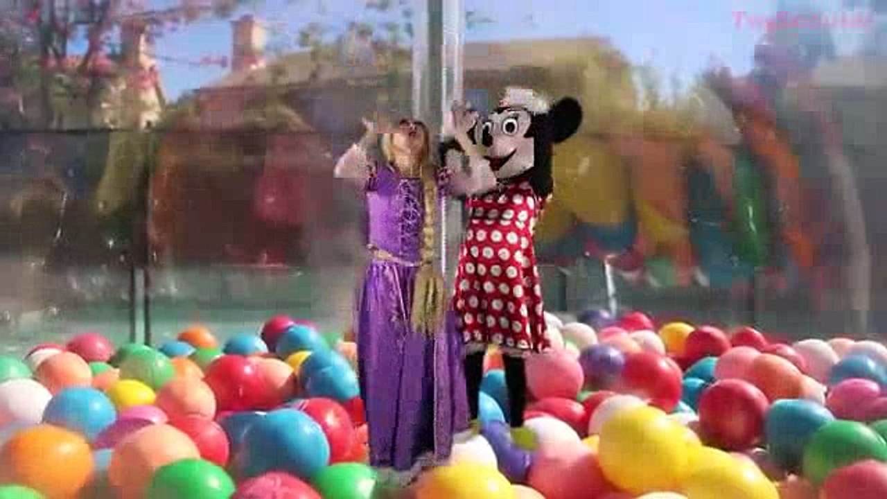 (3) Dracula Turns Frozen Elsa Into a Vampire! w  Minnie Mouse, Spiderman, Spidergirl & Marshall IRL