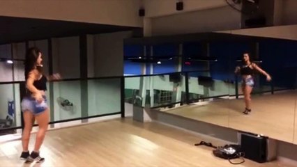 MC Kevinho - O Grave Bater l Coreografia