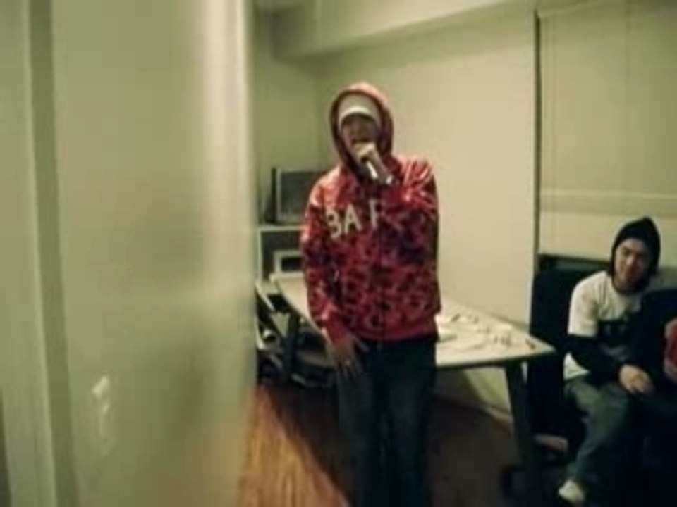 BIG BANG T.O.P singing