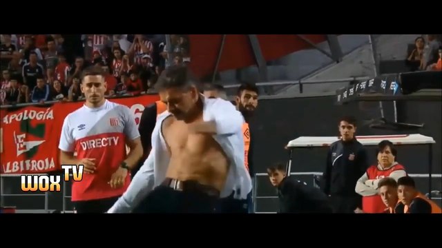 Estudiantes' Coach Goes Crazy And Rips His Shirt Off vs Boca Juniors