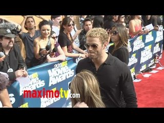 Kellan Lutz at 2011 MTV MOVIE AWARDS Red Carpet