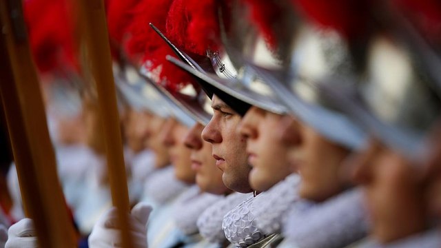 Papa alle nuove Guardie Svizzere: Siate forti ma anche gentili
