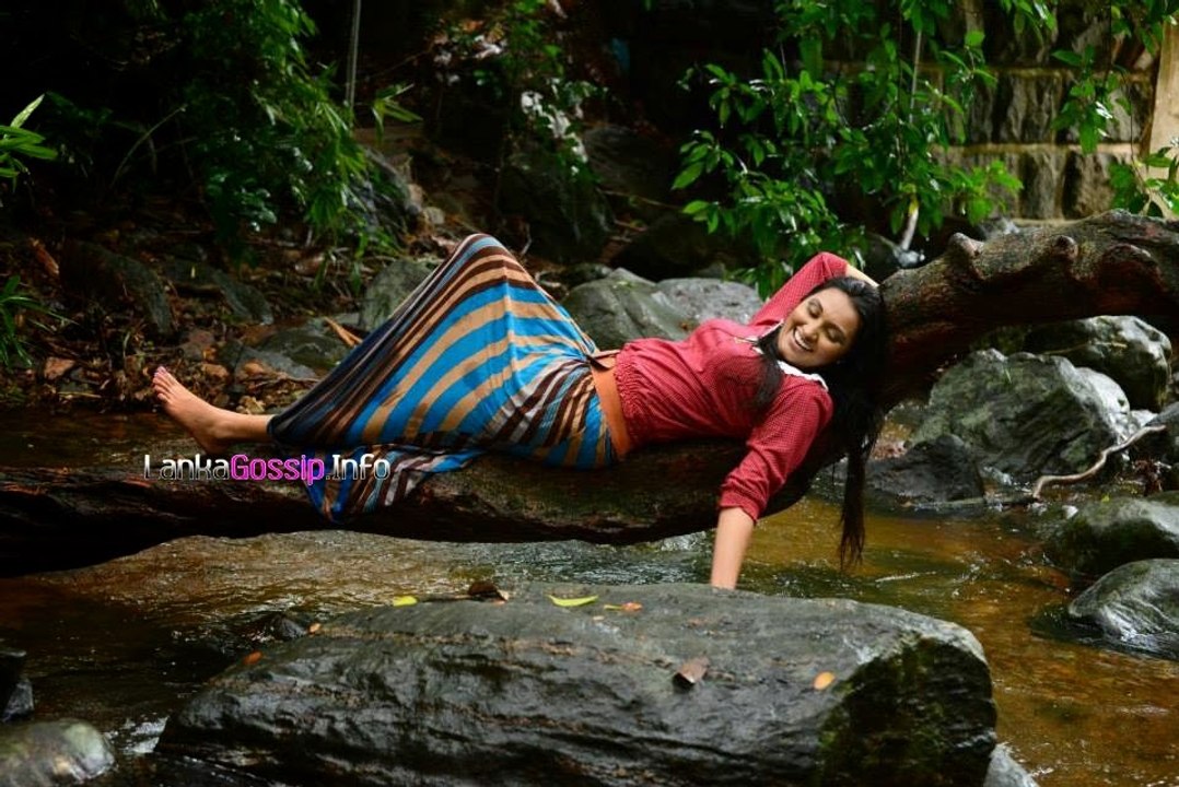 මදුෂා රාමසිංහ ගුද මාර්ගය ආදායම් මාර්ගයක් කරගනී