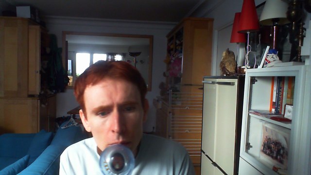 Wiwi égratigne Pierrot lunaire de Claude Léveillée