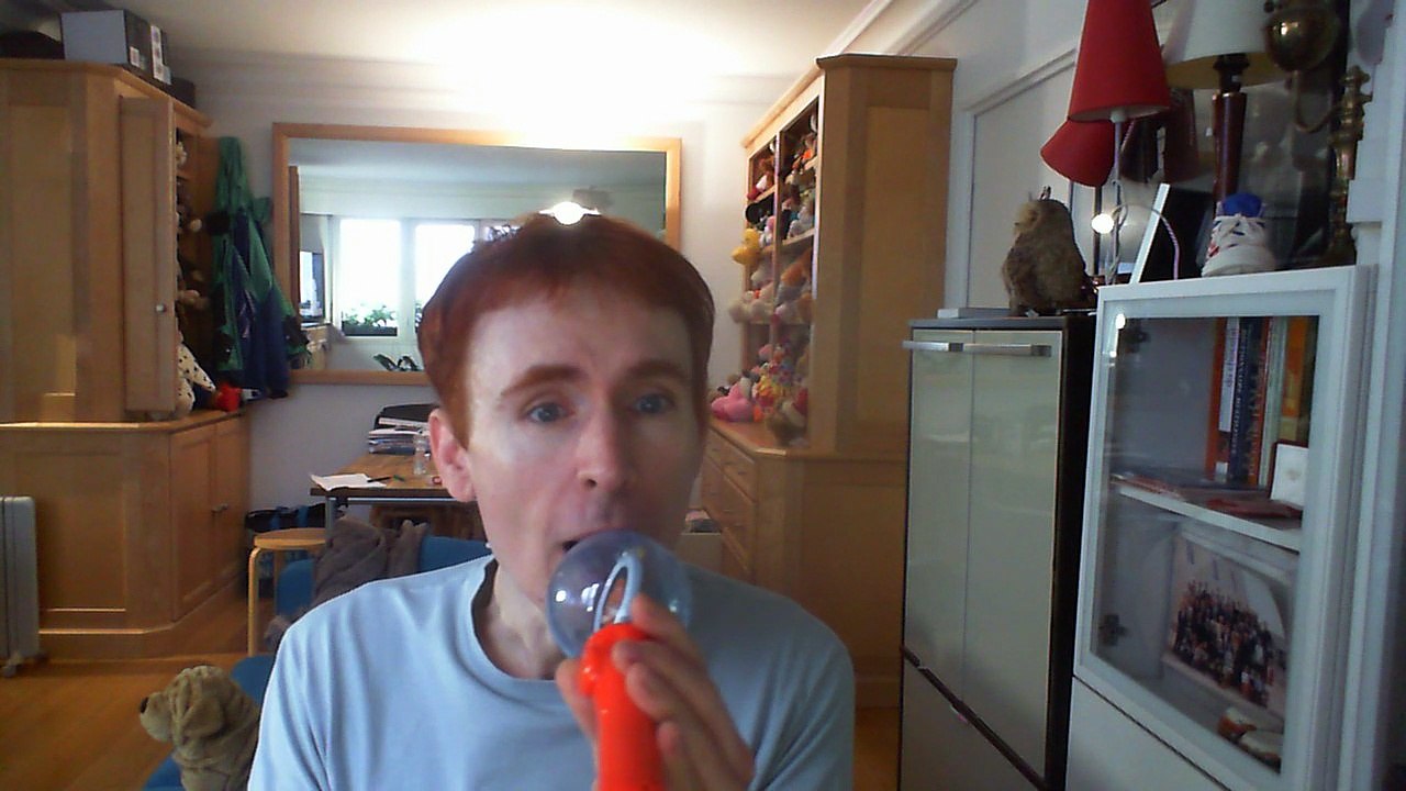 Wiwi égratigne "la bataille du sucre (la colère des dieux)" d'Ange