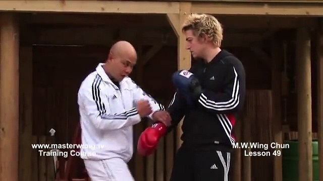 Wing Chun for beginners lesson 49 Block, cover and triple punch (Pad work)