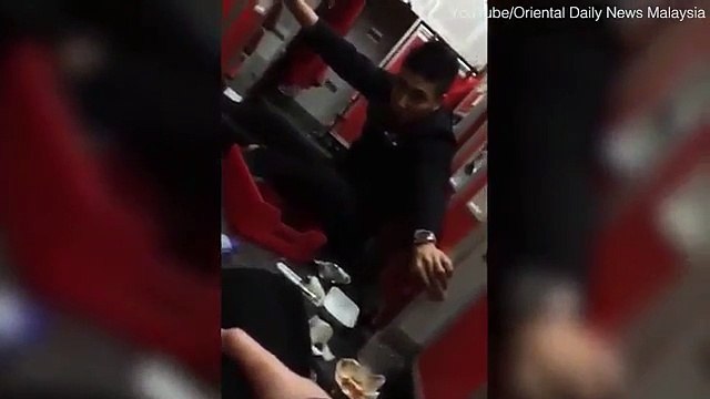 De fortes turbulences jettent tout l'équipage au sol dans cet avion... Terrifiant