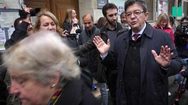 Jean-Luc Mélenchon vote à Paris : On fait notre devoir. On dit pas lequel mais on le fait.