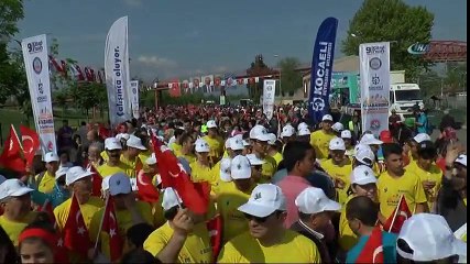 Kitaba Koş Etkinliği Renkli Görüntülere Sahne Oldu