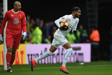 Скачать видео: Riyad Mahrez dribble face à Watford