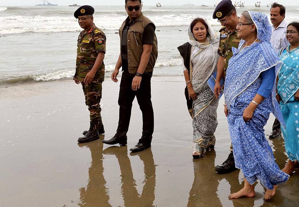 Prime Minister Sheikh Hasina|সমুদ্রের লোনা জলে হঠাৎ নেমে পড়লেন মাননীয় প্রধানমন্ত্রী শেখ হাসিনা sea beach in Cox’s Bazar