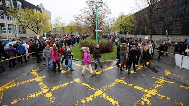 За кого голосуют французы, живущие за рубежом?