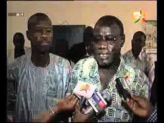 la csa appelle à la tenue des etats généraux de l'education  Jt du 22 mars 2012 .flv