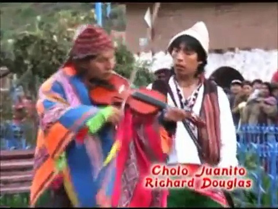 cholo juanito y richard douglas   arpa vs violin